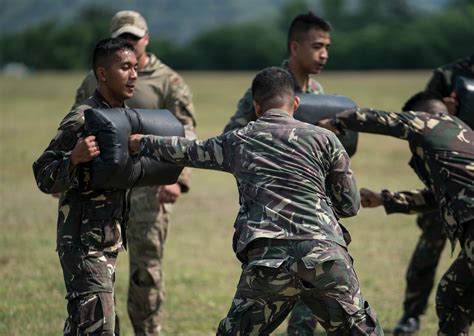 DAGRE trains with 710th SPOW at Balikatan 2018.
